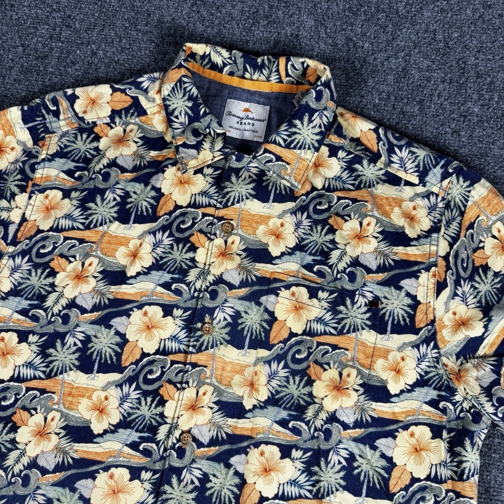 Tommy Bahama Shirt Mens Medium Floral Hibiscus Tropical Camp Button Up‎
